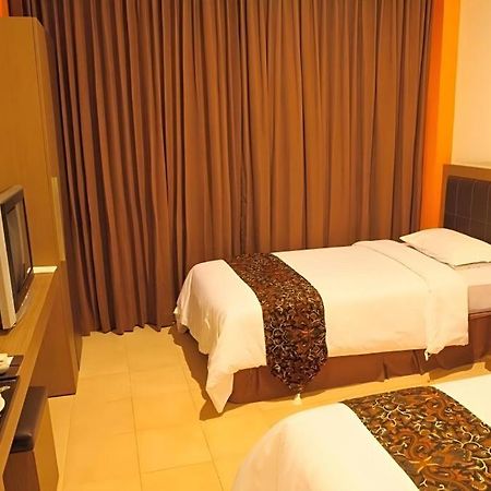 Hotel Grand Malioboro Yogyakarta Exterior foto