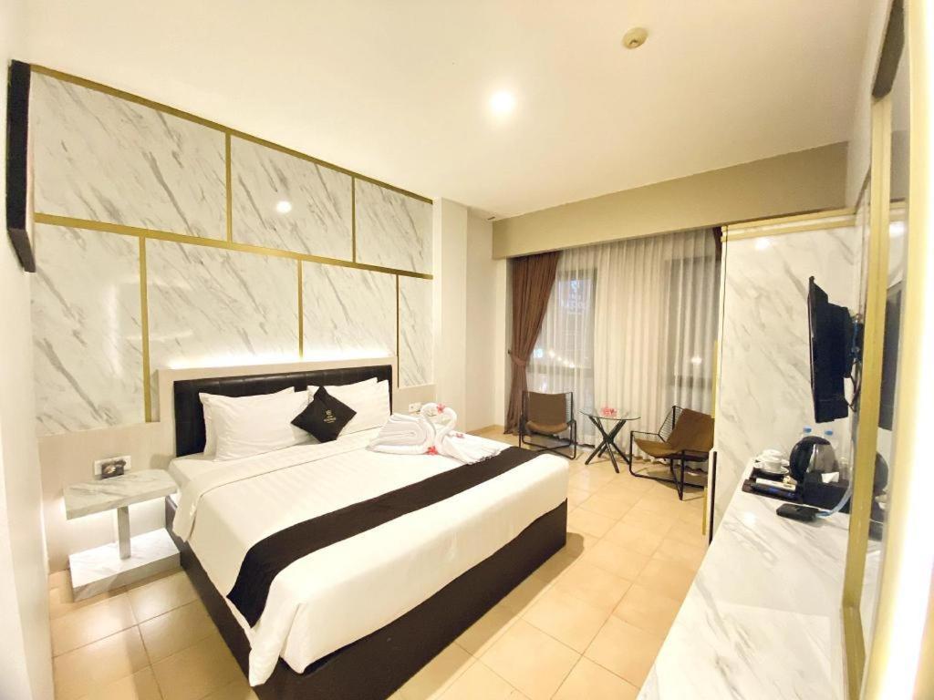 Hotel Grand Malioboro Yogyakarta Exterior foto